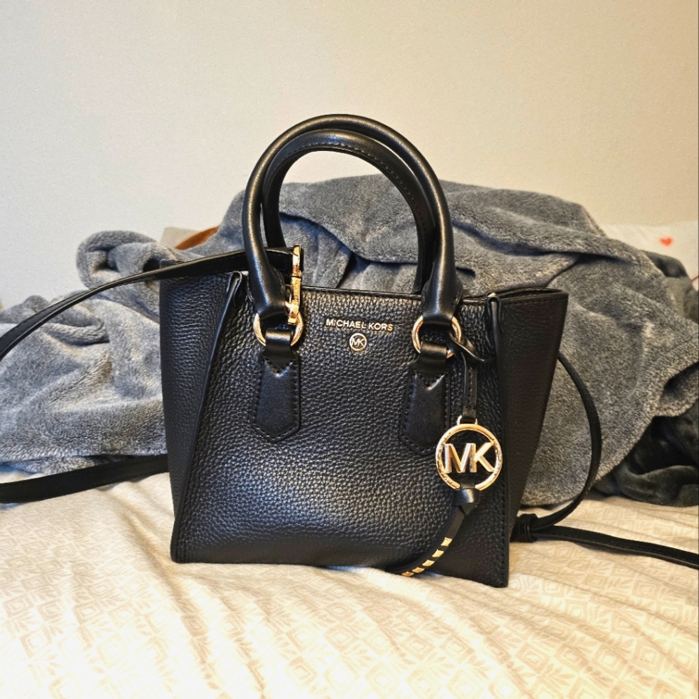 Small Pebbled Michael Kors Black Satchel